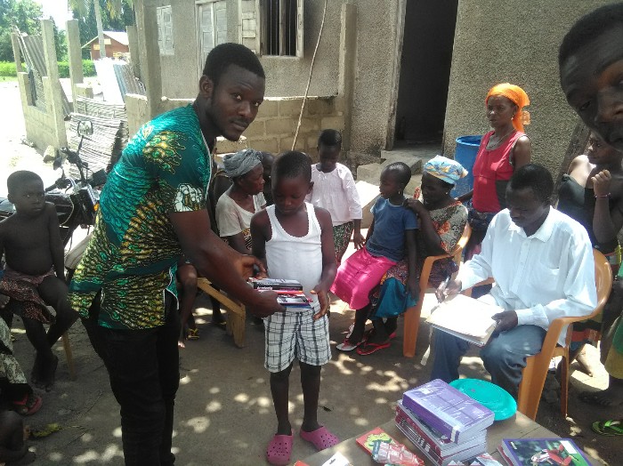 dons des kits scolaire 2017: Bolou Dekpo dons des kits scolaire 2017: Bolou Dekpo