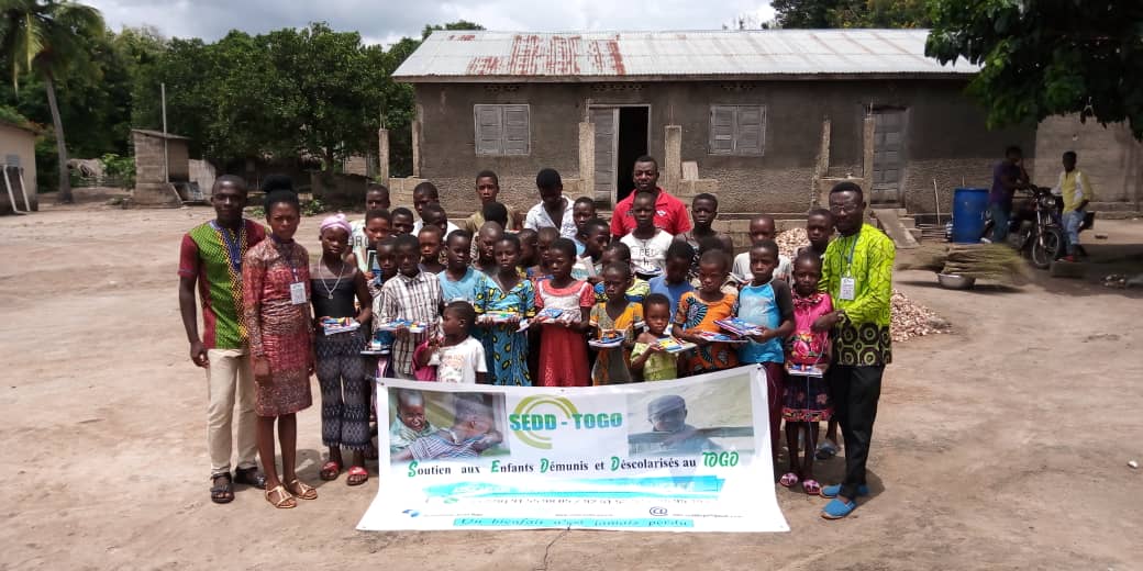dons des kits scolaire 2019: Bolou Dekpo dons des kits scolaire 2019: Bolou Dekpo