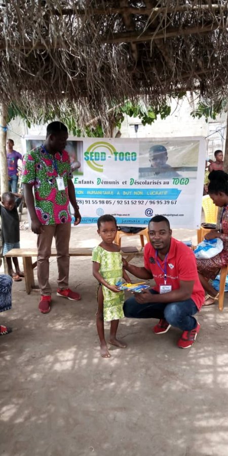 dons des kits scolaire 2019: village Bolou Dekpo dons des kits scolaire 2019: village Bolou Dekpo